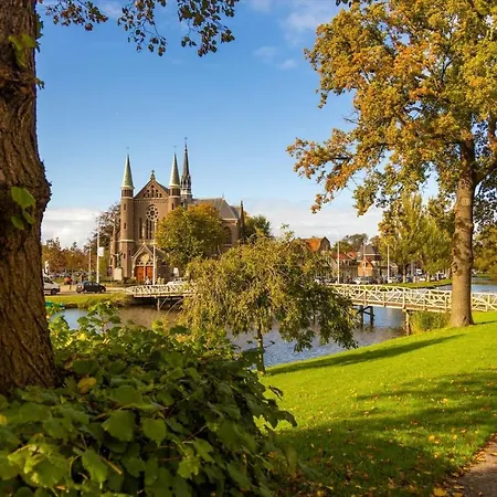 מלון דירות Ritch 4*